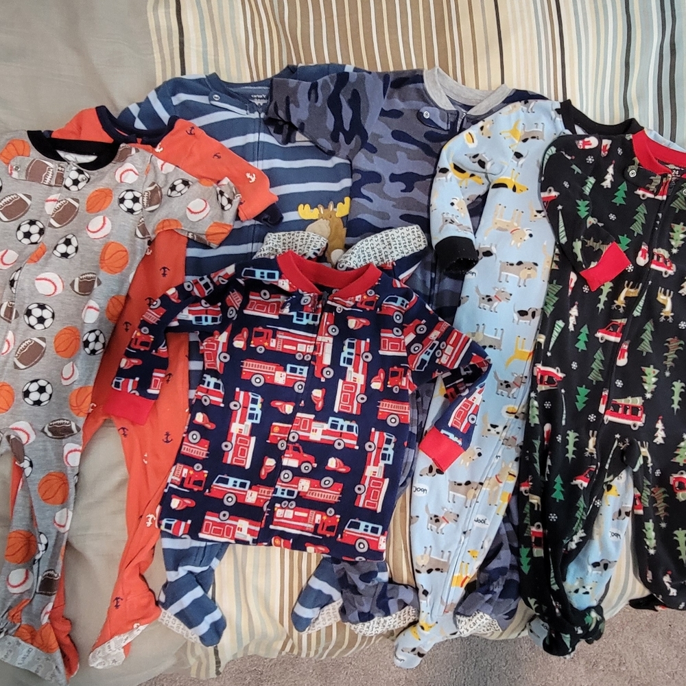 Carter's zip up pajamas
